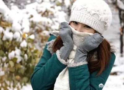 短视频亚洲
:为什么中国人冬天穿的多，日韩的人却穿很少？中国人更怕冷吗？  第2张