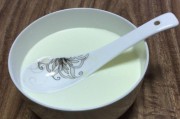 广东美食制作视频
:如何制作广东美食姜撞奶？