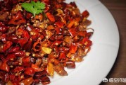 爆炒三黄鸡的做法视频
:爆炒鸡怎样做好吃？
