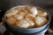 纯碱馒头的做法视频
:怎样做纯碱馒头好吃？
