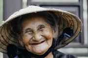 积极向上的短视频
:河南省首届老人幸福生活短视频大赛？