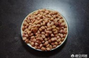 脆皮花生做法视频教程
:脆皮芝麻花生要怎么做？