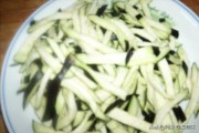 炒茄丝的做法视频
:炒茄子丝的正宗做法是啥？