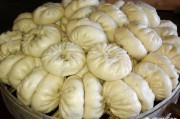 葱油包子的做法视频
:求做包子的方法，用面粉怎么做包子？
