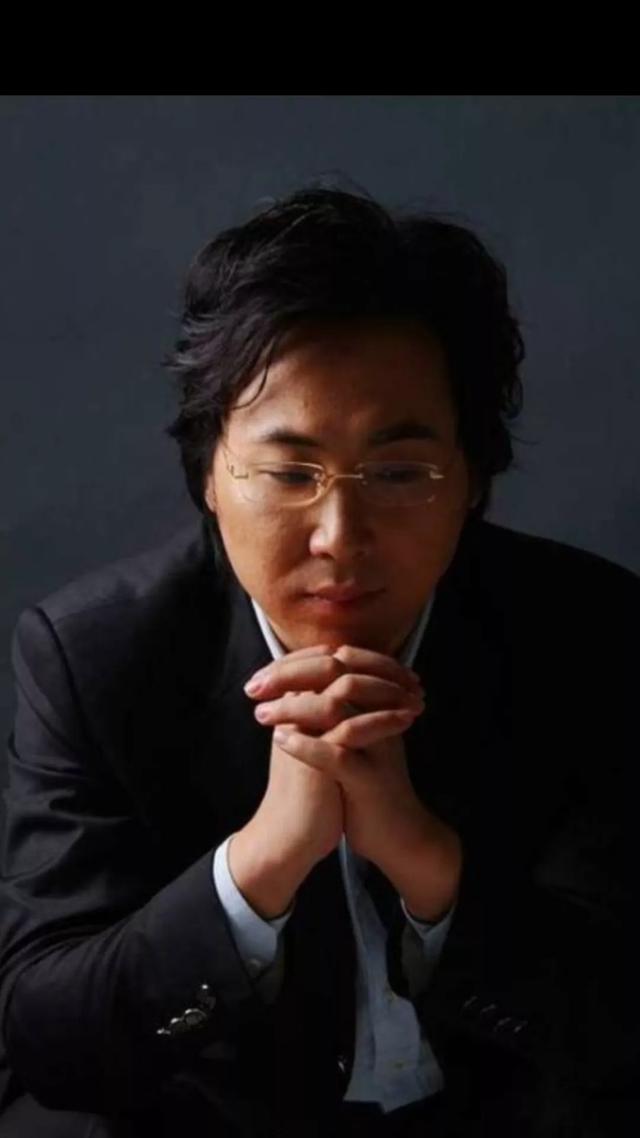 创作者的权利:一首歌有作词作曲演唱，请问版权到底属于谁？  第2张