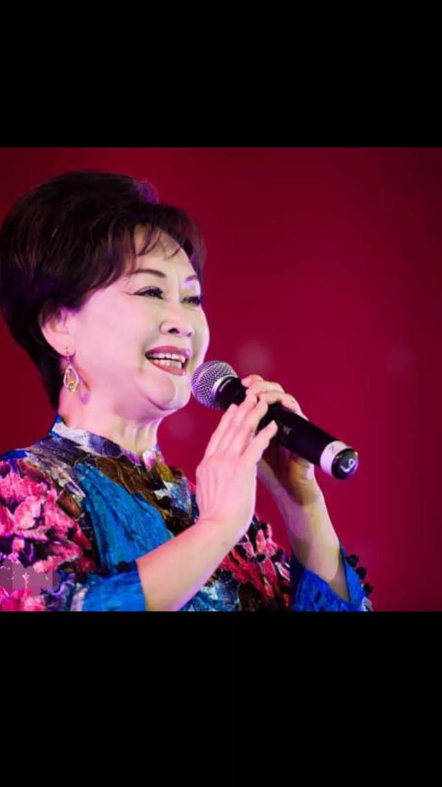 创作者的权利:一首歌有作词作曲演唱，请问版权到底属于谁？  第4张