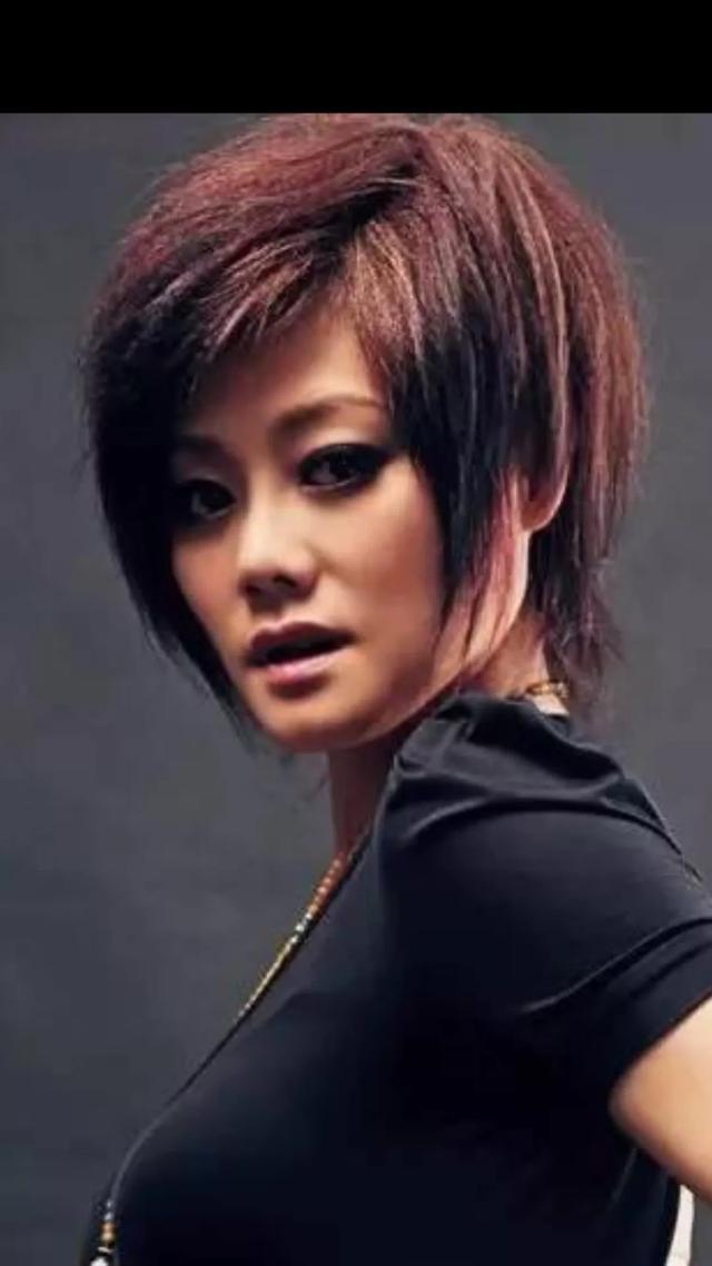 创作者的权利:一首歌有作词作曲演唱，请问版权到底属于谁？  第5张