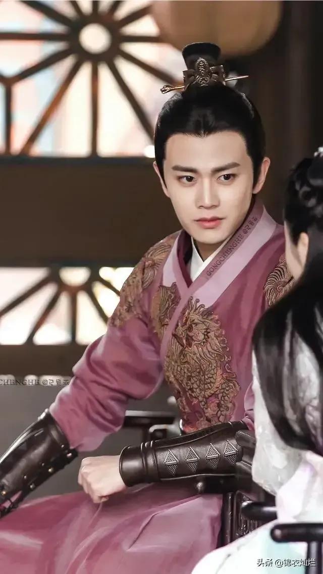 陆明明
:陆大人明明喜欢今夏,为什么让她在雨里淋那么长时间的雨呢? 第12张 陆明明
:陆大人明明喜欢今夏,为什么让她在雨里淋那么长时间的雨呢? 第12张