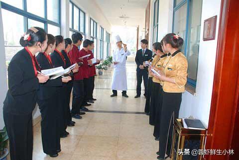 催单话术:餐饮管理培训服务员，如何面对顾客催菜？有哪些话术？  第1张