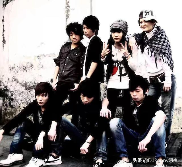 dj软件:有手机软件可以模拟dj打碟的吗？推荐一下？  第2张