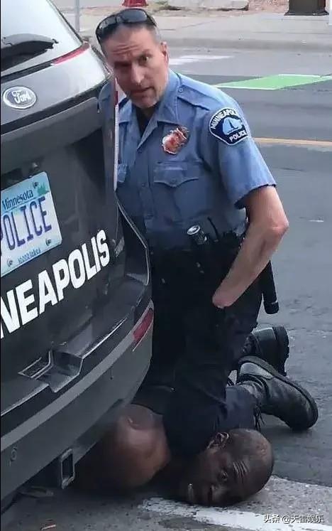 maya2017:美国跪杀警察：曾和遇害黑人男子共事17年，真相究竟是什么？  第1张
