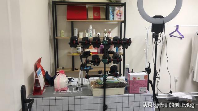 一个新手怎么做直播
:新手怎么做直播带货?有哪些方面需要注意的? 第1张 一个新手怎么做直播
:新手怎么做直播带货?有哪些方面需要注意的? 第1张