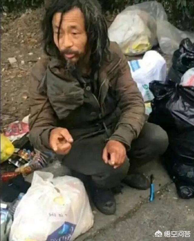 流量天堂:流浪者沈巍的爆红，是流量收割的狂欢还是对知识的尊崇？  第2张