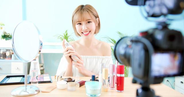 直播术语:做自媒体，不会聊天怎么开直播？  第1张