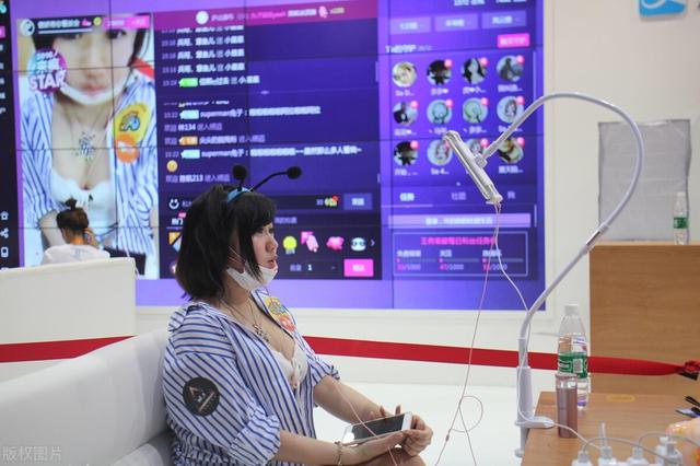 直播术语:做自媒体，不会聊天怎么开直播？  第4张