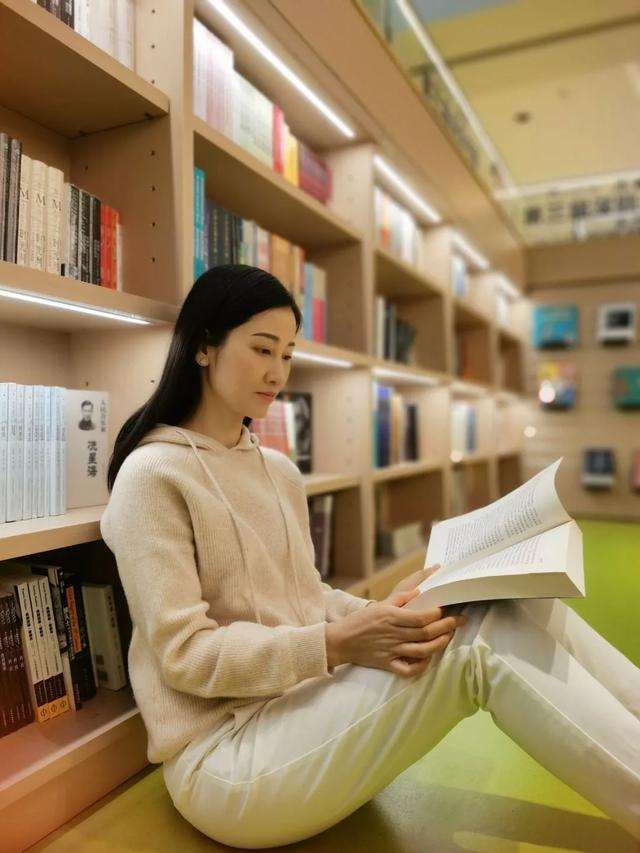 平面设计兼职:从事广告平面设计，怎么才能接到一些兼职？  第1张