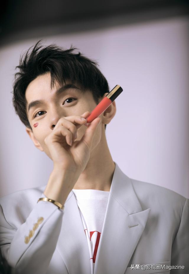 口红一哥:你喜欢“口红一哥”李佳琦吗？为什么？  第1张