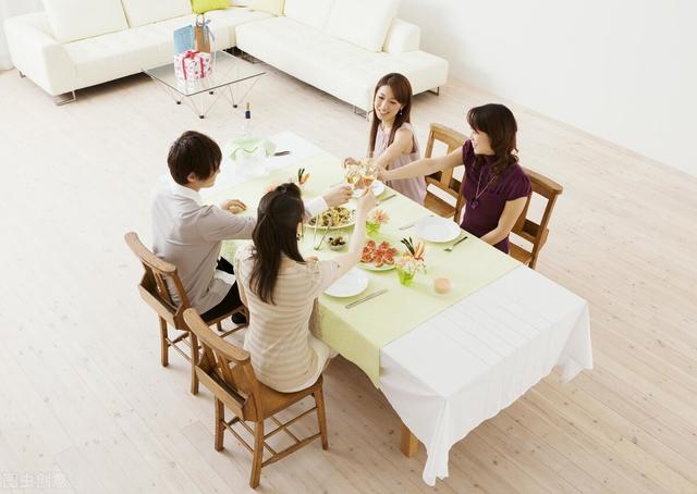 聚餐照片:“有本事的人，不会在微信朋友圈发自己和谁聚餐的照片”你怎么看？  第3张