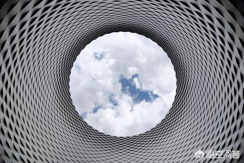 对称式构图:在摄影中如何利用好对称式构图？  第3张