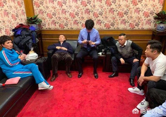 葛优躺表情包
:当年的“葛优躺”为什么这么火？  第5张