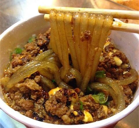 酸辣粉制作过程视频
:酸辣粉配方是什么？  第5张