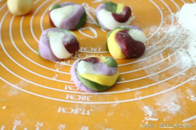 月饼的制作方法步骤视频
:如何在家自制月饼？  第11张