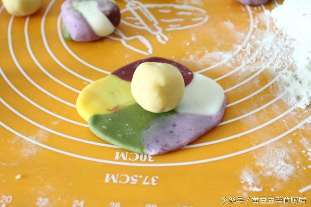 月饼的制作方法步骤视频
:如何在家自制月饼？  第12张