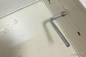 实木床制作视频全过程
:自制生态板木床？  第3张