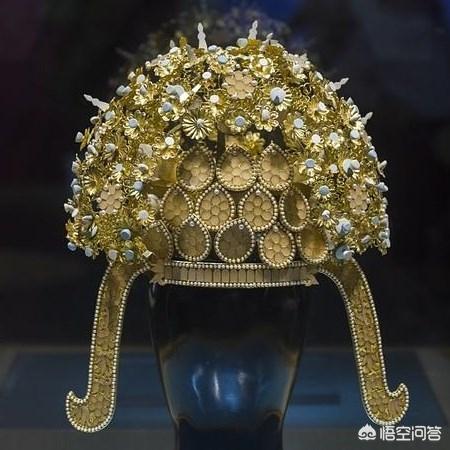 凤冠制作教程视频
:国外的王冠和中国的凤冠，这两种头饰都有哪些设计之美？  第5张