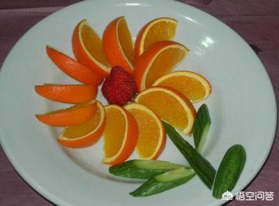 果盘制作视频教程
:怎样做漂亮的水果拼盘？  第6张