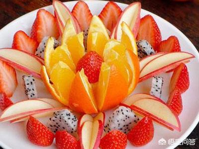 果盘制作视频教程
:怎样做漂亮的水果拼盘？  第7张