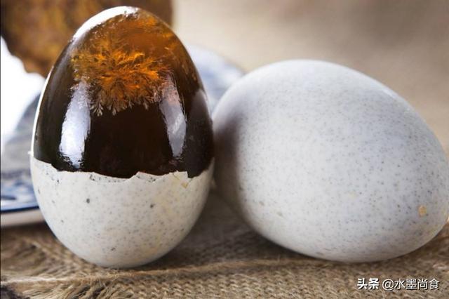 松花蛋制作过程的视频
:松花蛋是怎么做的，有营养吗？  第4张