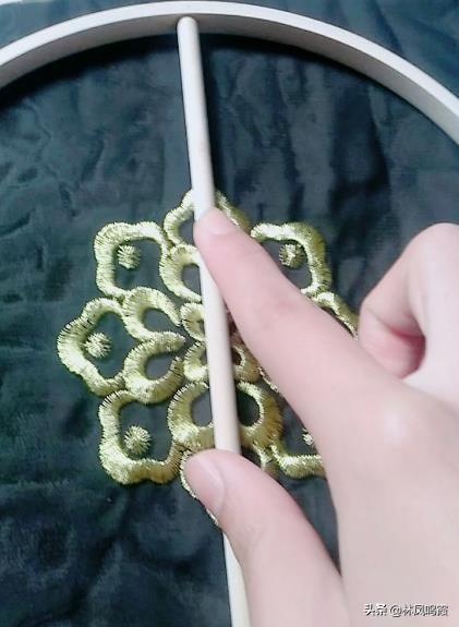 团扇制作教程视频
:手工刺绣的团扇有没有DIY制作的？怎么做？  第5张