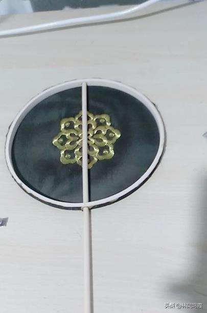 团扇制作教程视频
:手工刺绣的团扇有没有DIY制作的？怎么做？  第9张