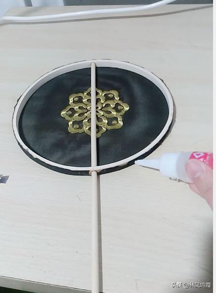 团扇制作教程视频
:手工刺绣的团扇有没有DIY制作的？怎么做？  第10张