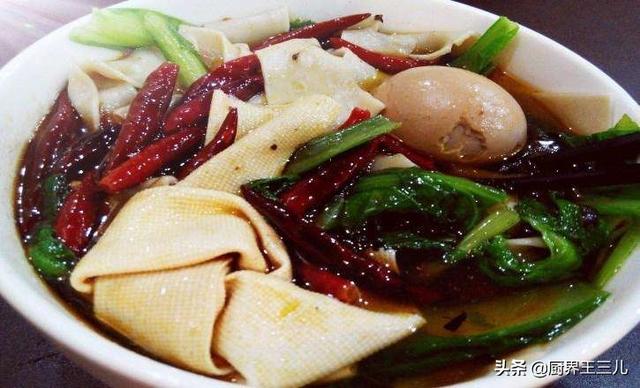板面的制作过程视频
:你好，请问正宗的安徽板面怎么做？辣椒怎么做？  第2张