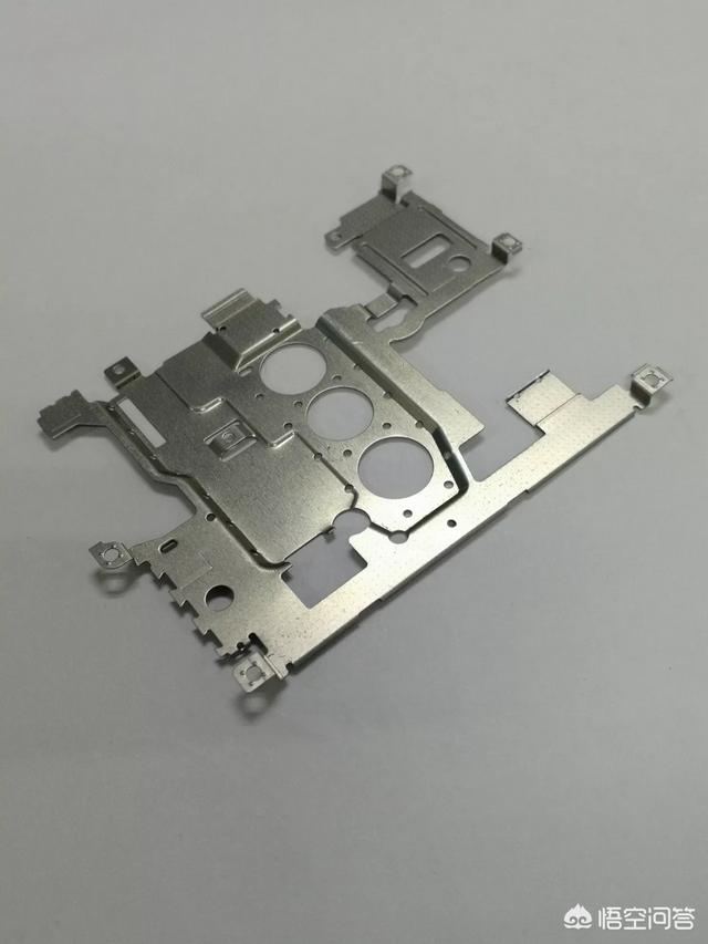冲压模具制作视频
:冲压模具设计简单吗？  第2张