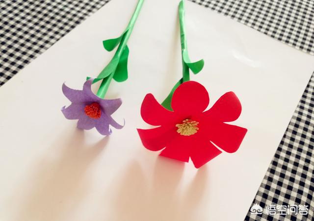diy手工玫瑰花制作视频
:彩纸手工花怎么做？  第4张