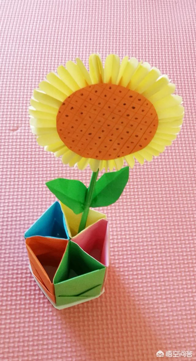 diy手工玫瑰花制作视频
:彩纸手工花怎么做？  第5张
