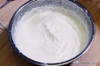 蛋糕制作过程的视频
:蛋糕上的奶油是怎么做的？  第2张