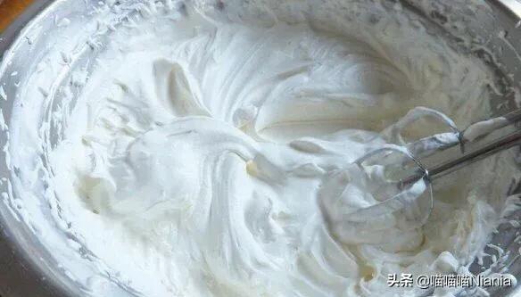 蛋糕制作过程的视频
:蛋糕上的奶油是怎么做的？  第4张