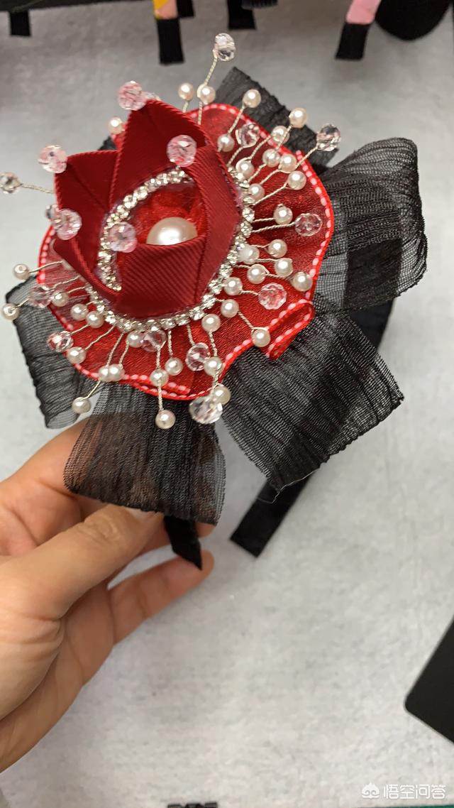 diy发夹制作教程视频
:如何制作手工diy串珠花多发夹教程？  第5张