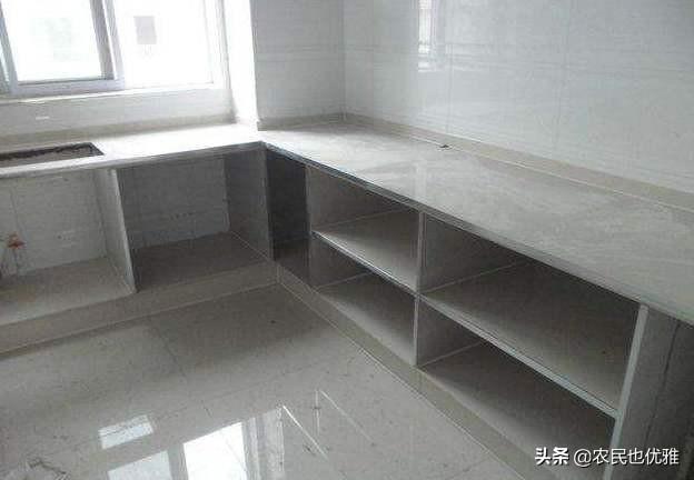 厨房橱柜制作全过程视频
:农村自建房的橱柜和灶台，自己做怎么样？具体怎么样做？  第3张