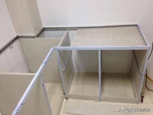 厨房橱柜制作全过程视频
:农村自建房的橱柜和灶台，自己做怎么样？具体怎么样做？  第5张