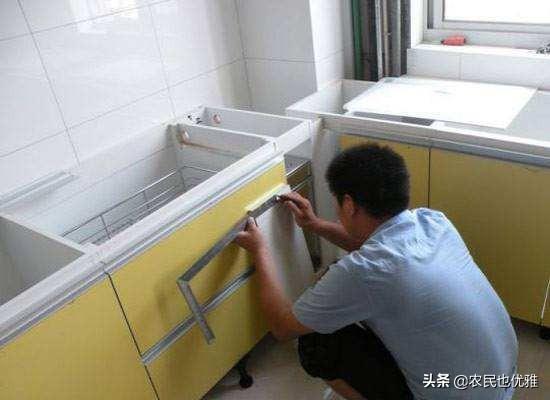 厨房橱柜制作全过程视频
:农村自建房的橱柜和灶台，自己做怎么样？具体怎么样做？  第9张