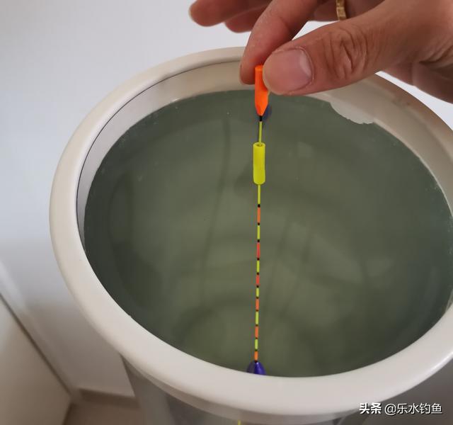浮漂的制作方法视频
:浮珠漂好用吗？如何自制浮珠漂醒目豆？  第10张