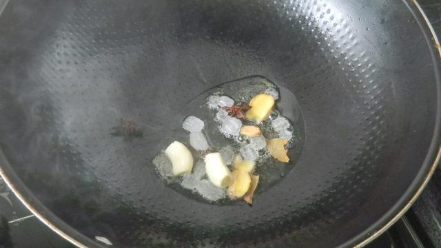 大肉制作视频
:炖肉猪肉怎么做才能软烂香？  第4张