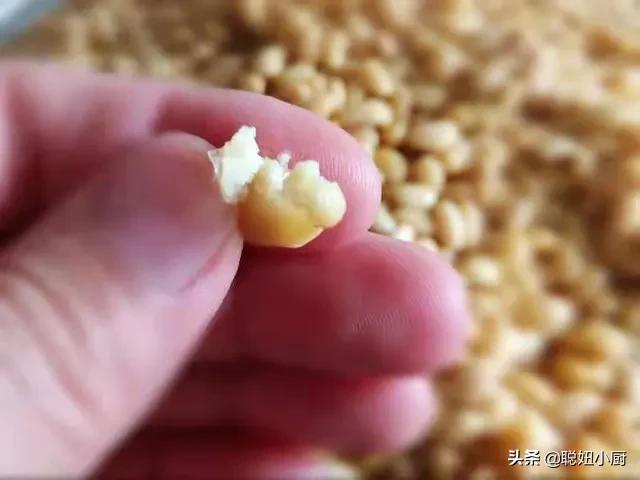 西瓜豆瓣酱的制作方法视频
:西瓜酱豆的制作方法是什么？  第2张