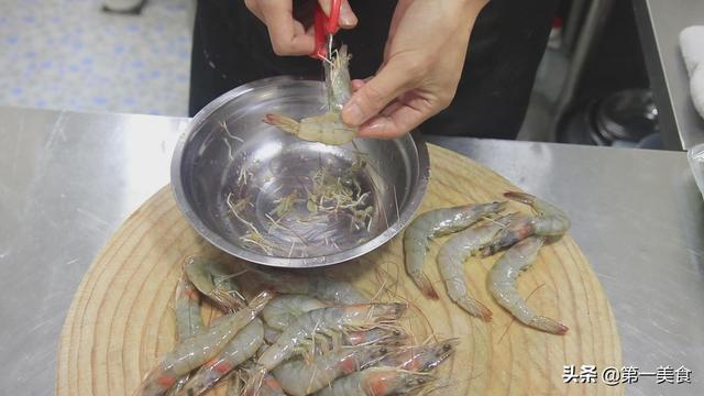 油焖大虾的制作方法视频
:油焖大虾怎么做？  第2张