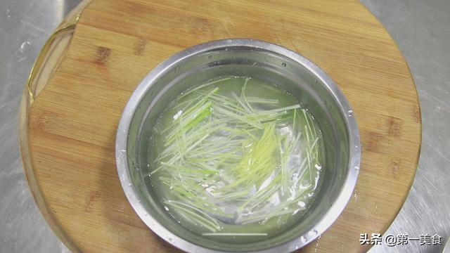 油焖大虾的制作方法视频
:油焖大虾怎么做？  第12张